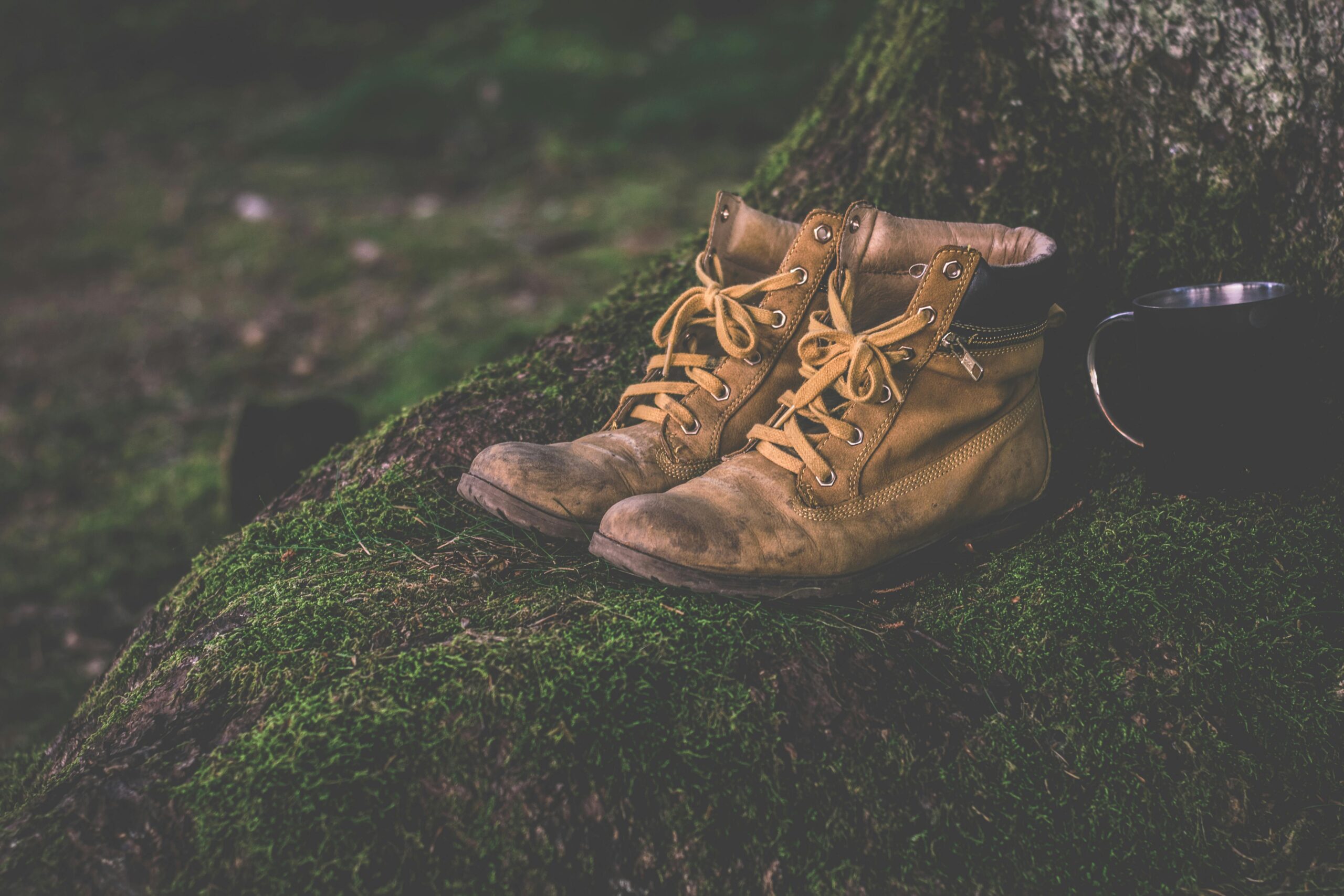 7 Best Hiking Boots for Flat Feet (Support That Actually Works)