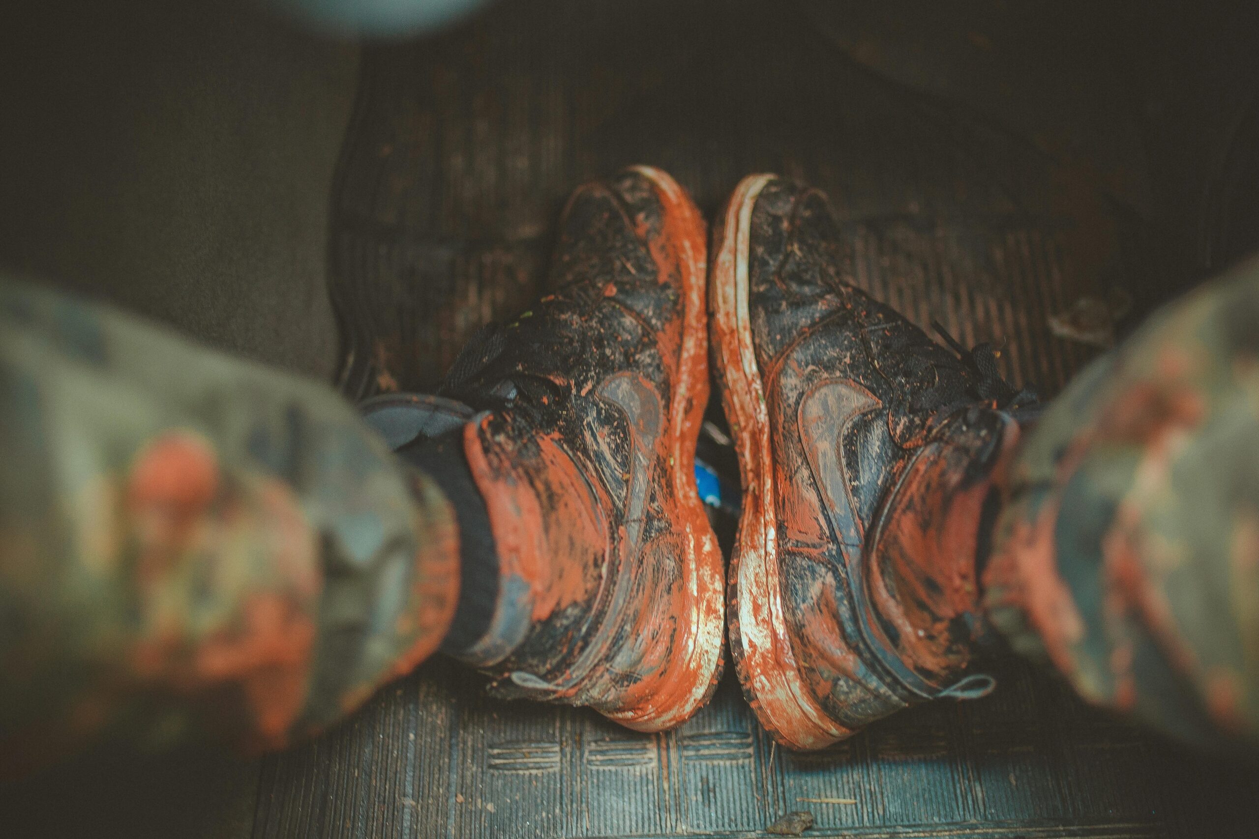 Top 6 Waterproof Work Boots for Midwest Rain, Mud & Construction (2026)